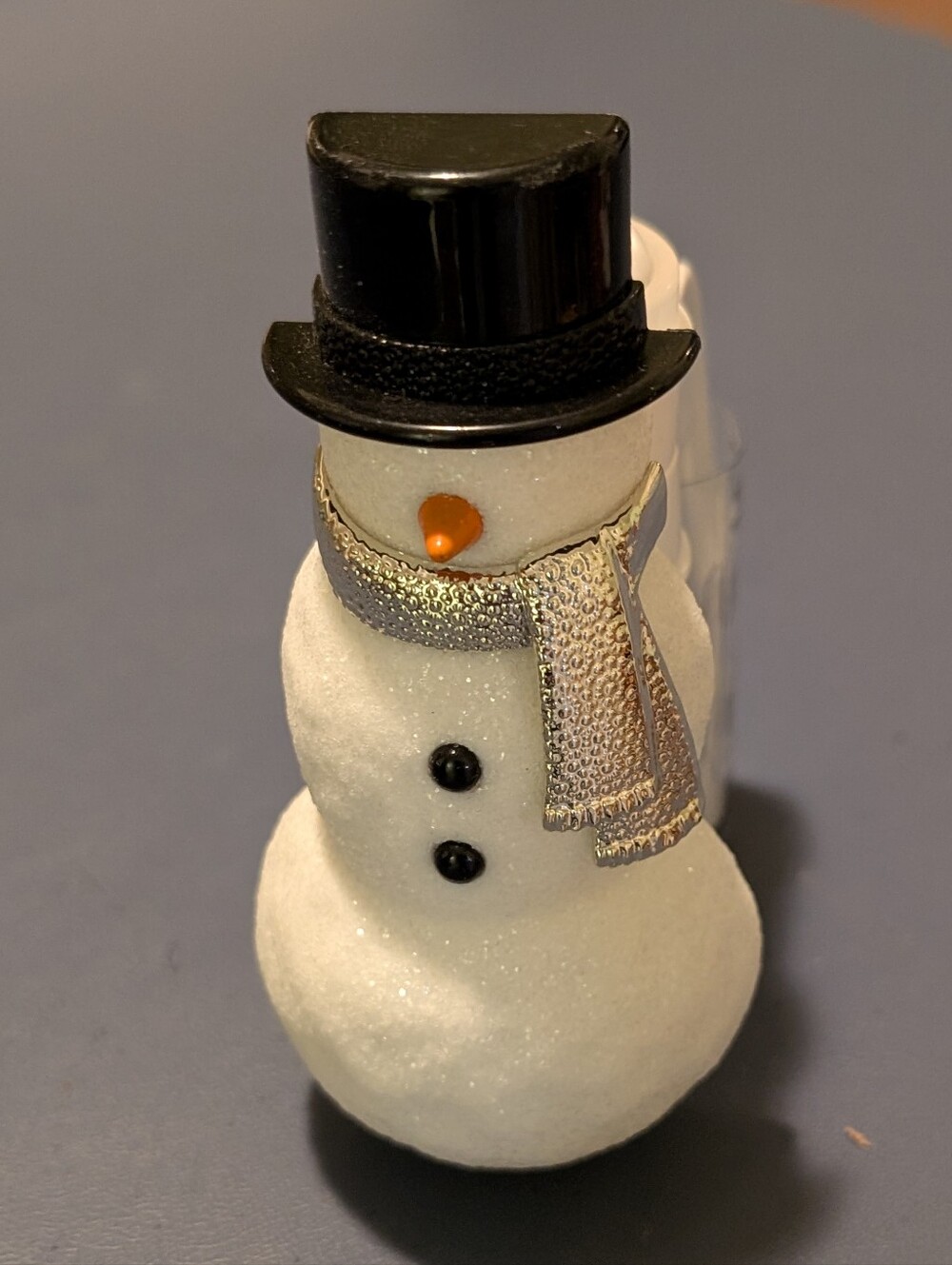 B&BW snowman wallflower